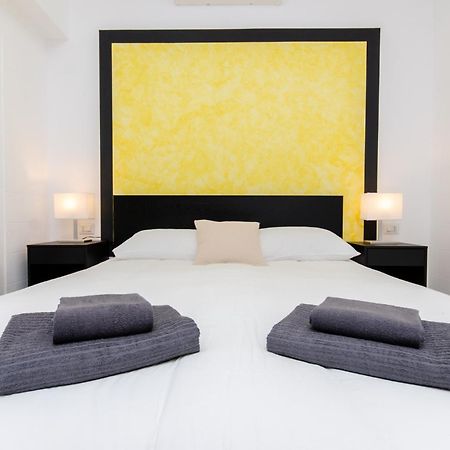 Yellow Room Milano Esterno foto