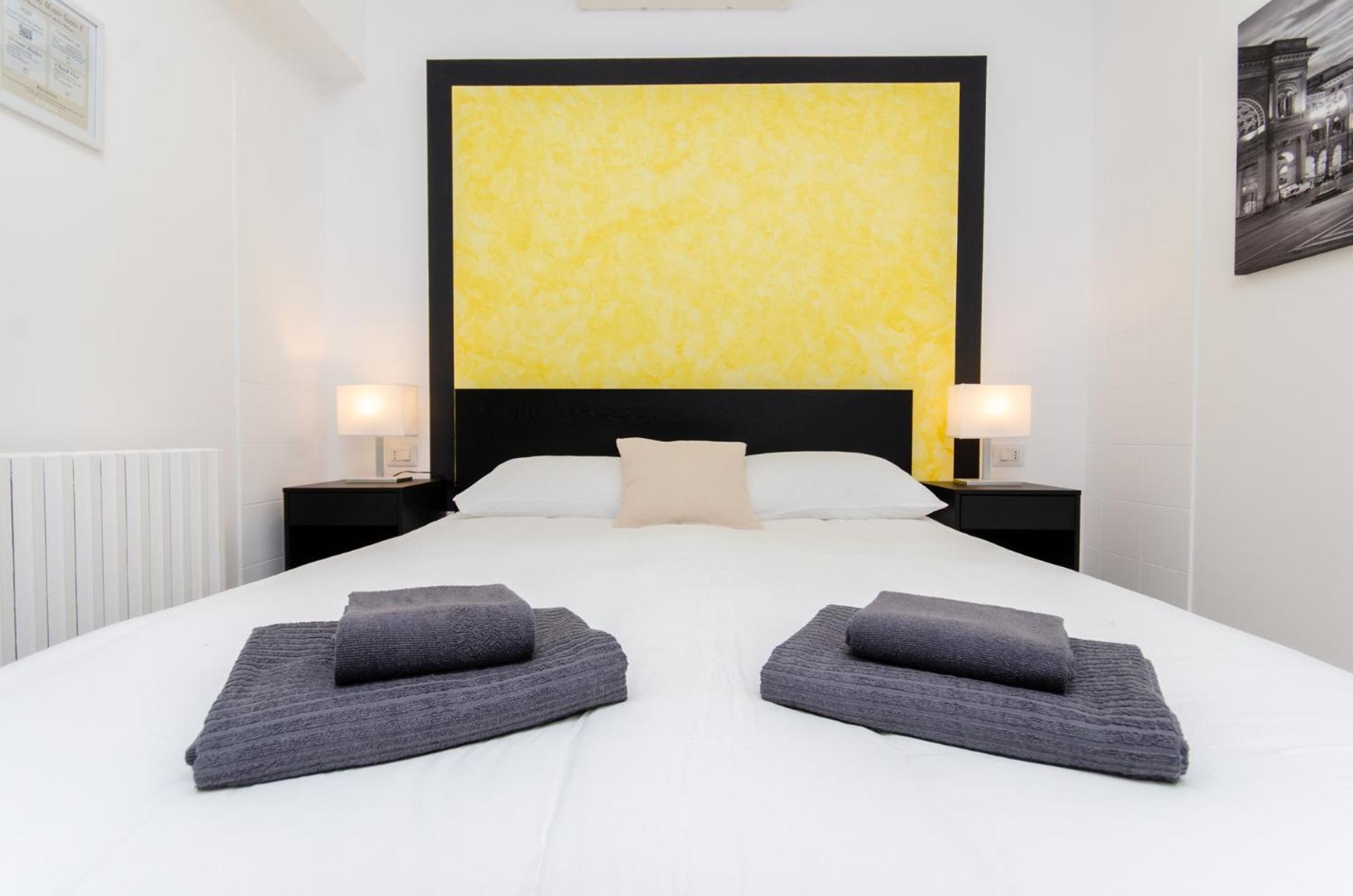 Yellow Room Milano Esterno foto