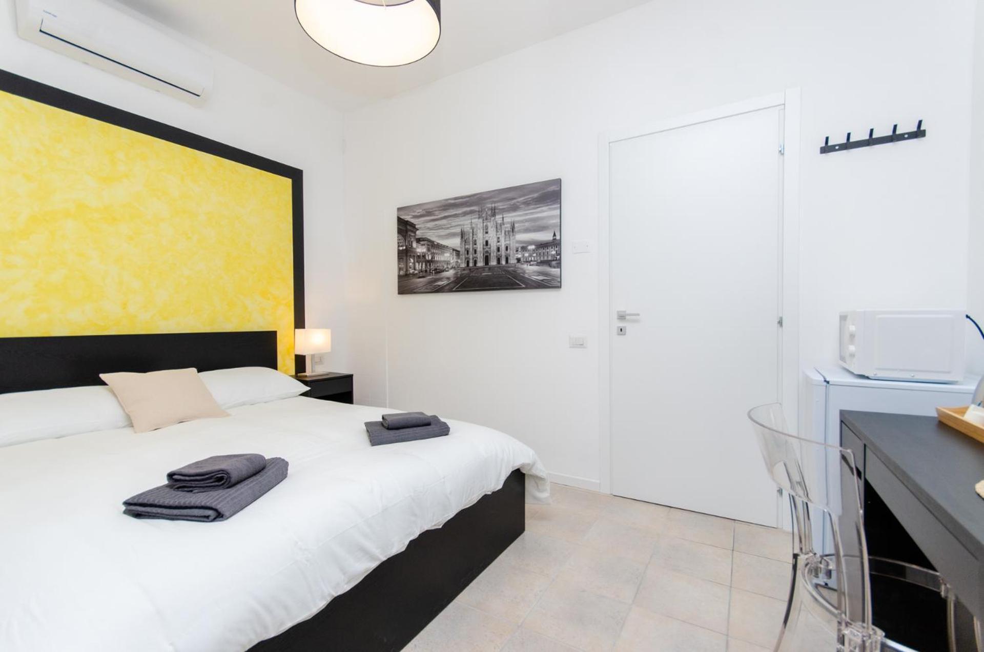 Yellow Room Milano Esterno foto