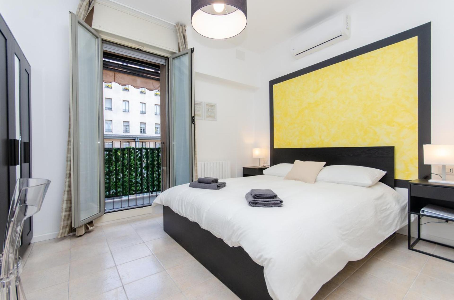 Yellow Room Milano Esterno foto