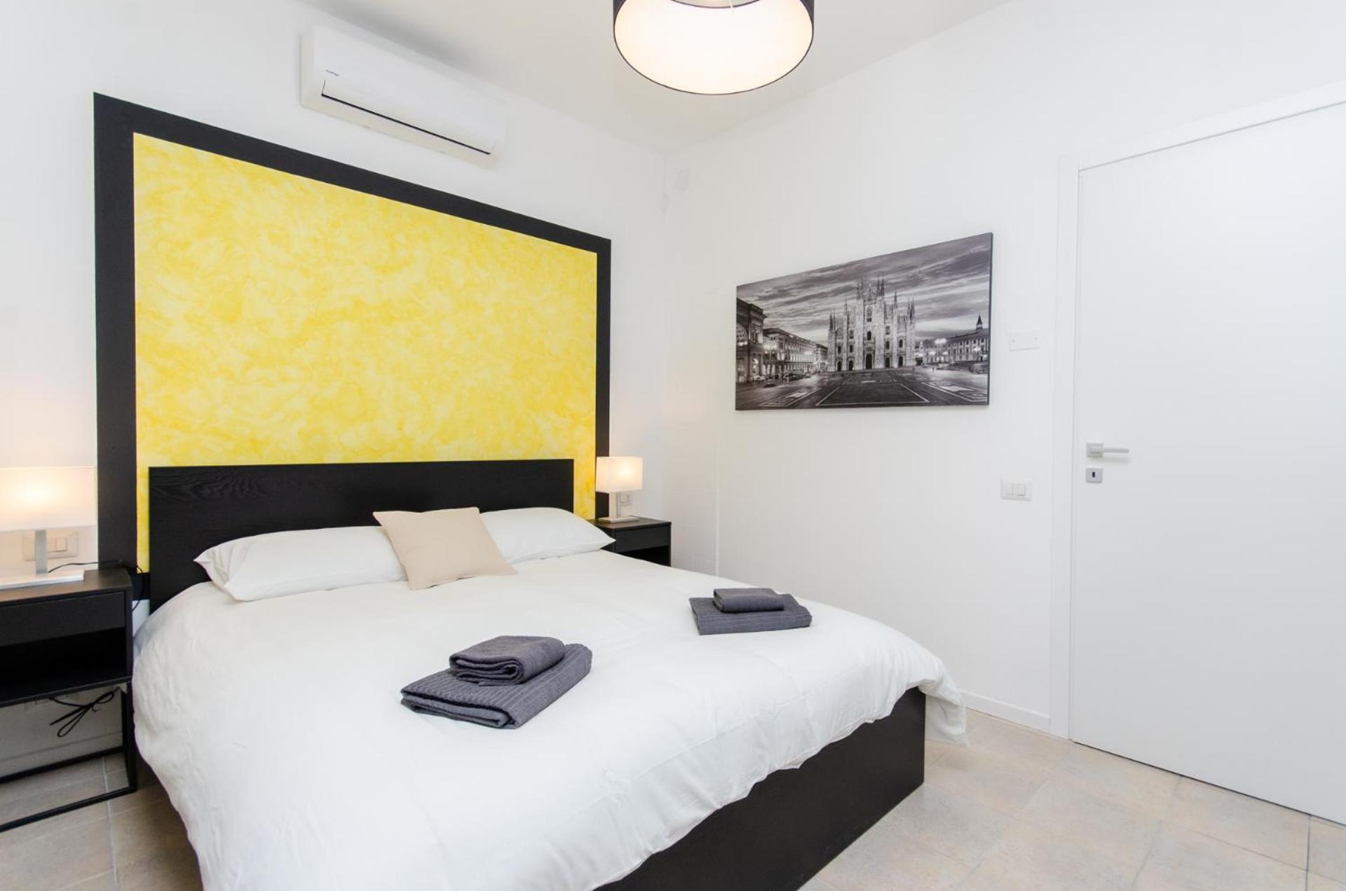 Yellow Room Milano Esterno foto