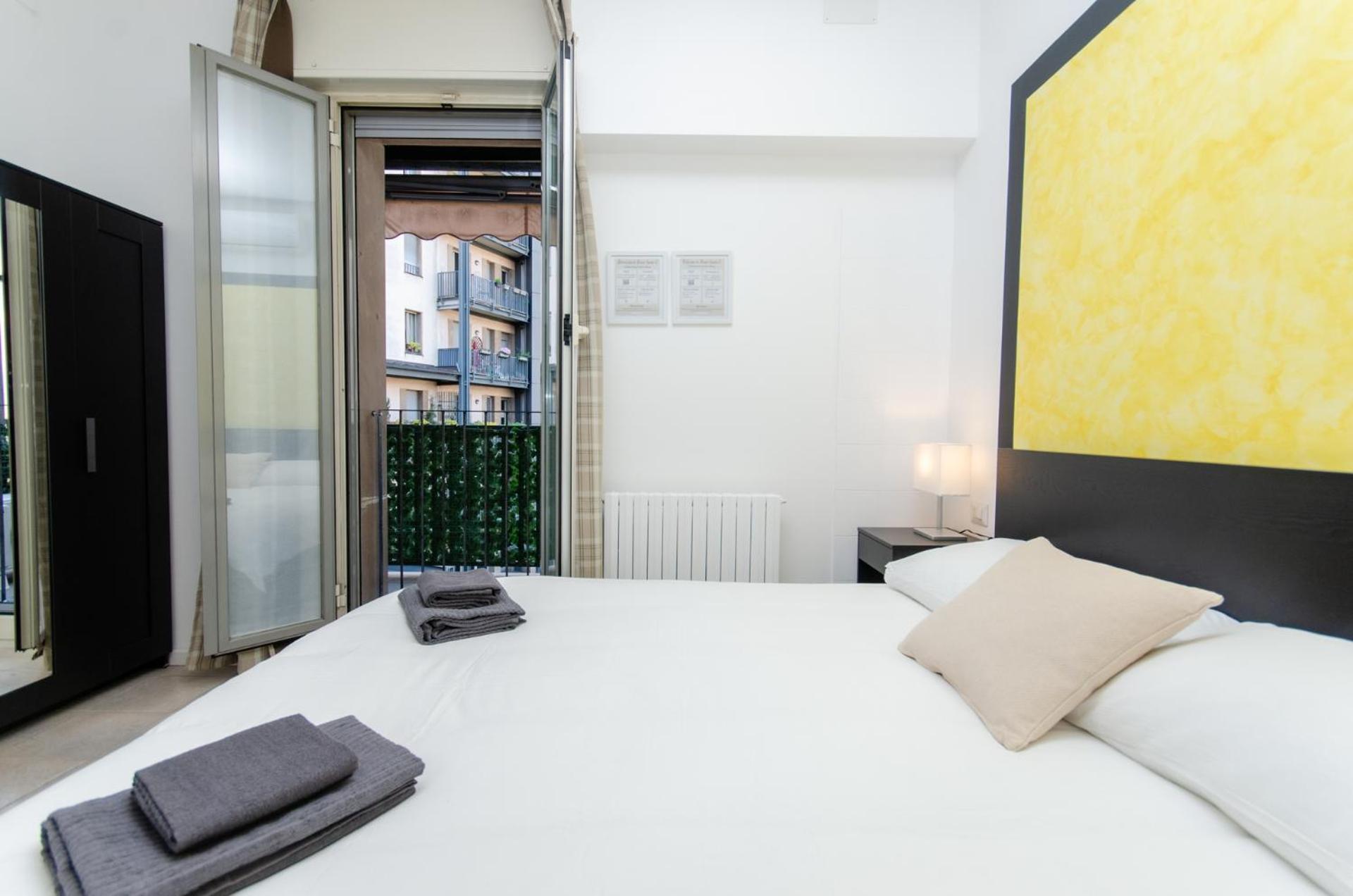 Yellow Room Milano Esterno foto
